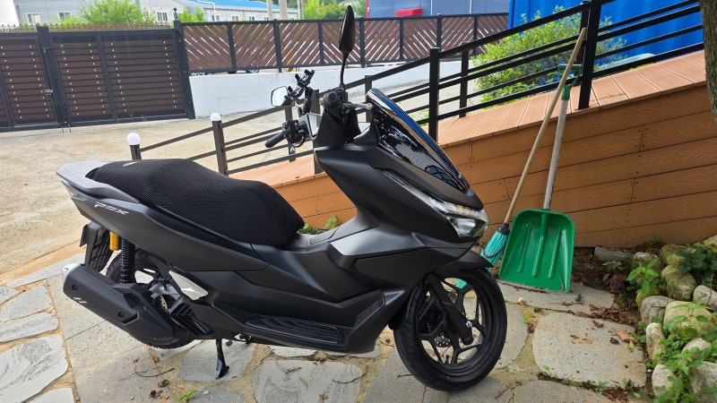 PCX125 스티커 작업
