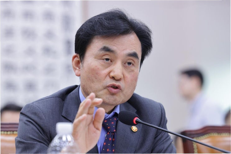 안규백 국방부 장관, '<b>계엄 버스</b>' 탑승자 조사 완료… 정의로운... 