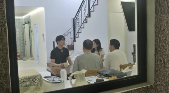  이서진, “더 이상 못 하겠다”…54세 매니저의 체력 한계?! (‘비서진’)