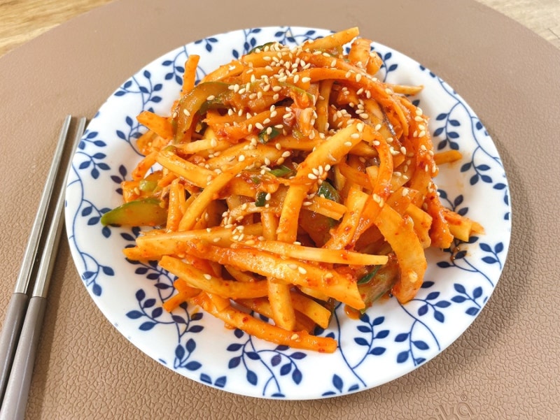 [오늘의 요리]맛있는 오징어 오이 도라지 초무침 만들기/도라지 아린맛 빼는 법