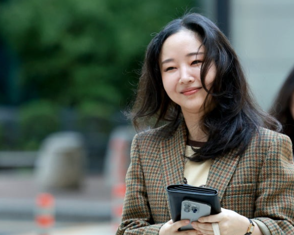  민희진, 새 기획사 ‘오케이(ooak)’ 설립 뉴진스 향방에도 영향 미칠까?