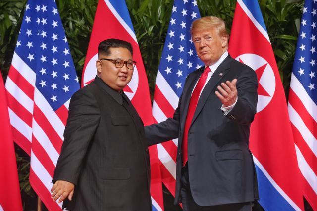 북핵ICBM만 폐기하면,사실상 <b>핵보유국</b> <b>김정은</b> 인정한 <b>트럼프</b>