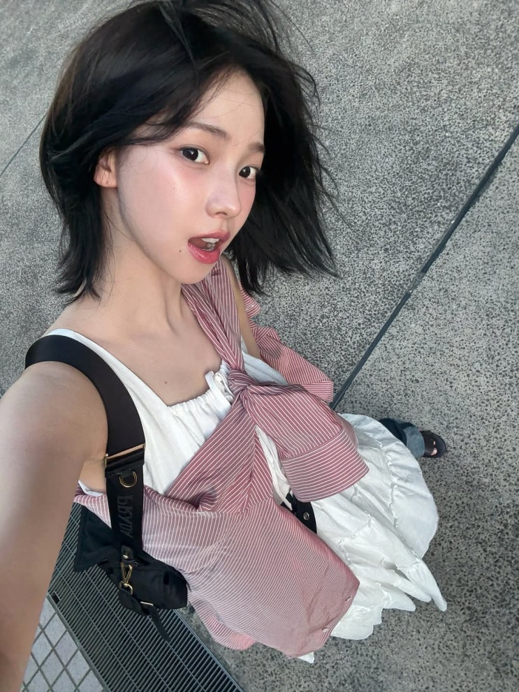  숨길 수 없는 미모의 에스파 카리나? 중단발과 연한 메이크업 스타일링!