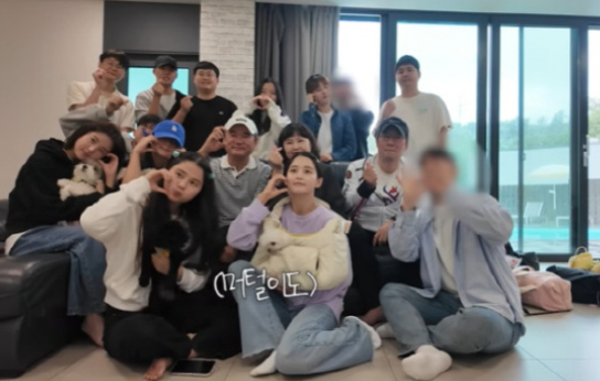  남보라, ‘13남매+사위까지 16명’ 대가족 여행 공개️ “게임하고 삼겹살 먹고 완전 난리났어요ㅋㅋ” 