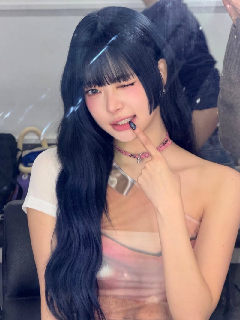 LE SSERAFIM Hong Eunchae's Instagram/Reels from 251025