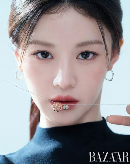  [프로필] "고윤정", 프렌치 감성으로 완성한 우아함 “하퍼스 바자 화보, 그 자체가 예술”(ft. 본명, 나이, 키, 혈액형, 활동, 수상경력, 여담, MBTI)