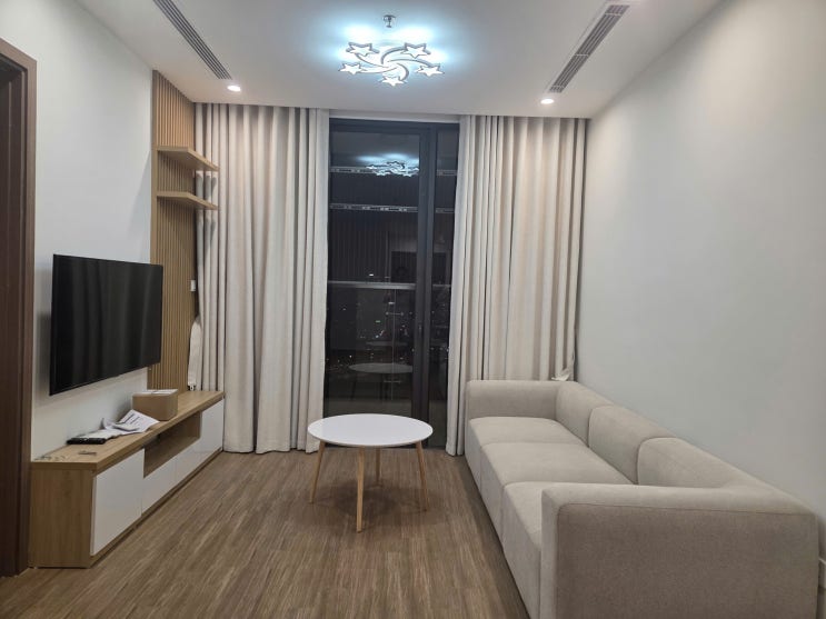  하노이 스카이레이크 S3 2룸 풀옵션 호수전망 2600만동 좋은 아파트 임대 알려드립니다 ( VINHOMES SKYLAKE )