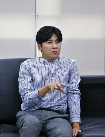 홍경민 故 <b>신해철 11주기 추모</b>의 마음