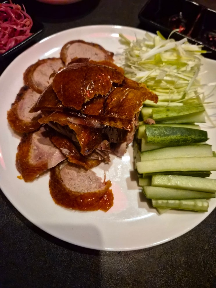  [천안 구불당술집] 맛있는 베이징덕을 즐길수 있는 홍콩 감성 술집 '유지경성'
