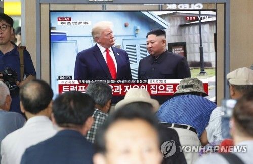 [외교] “<b>트럼프</b>가 ‘<b>김정은</b> 만남’ 깜짝 선언! <b>북미회담</b>... 