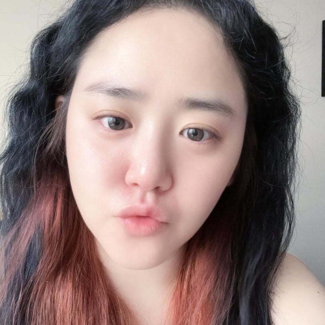 문근영, 38세 나이 잊은 '최강 동안' 민낯 셀카 공개…"곱슬곱슬 자연산 머리" 장난기 가득한 ....