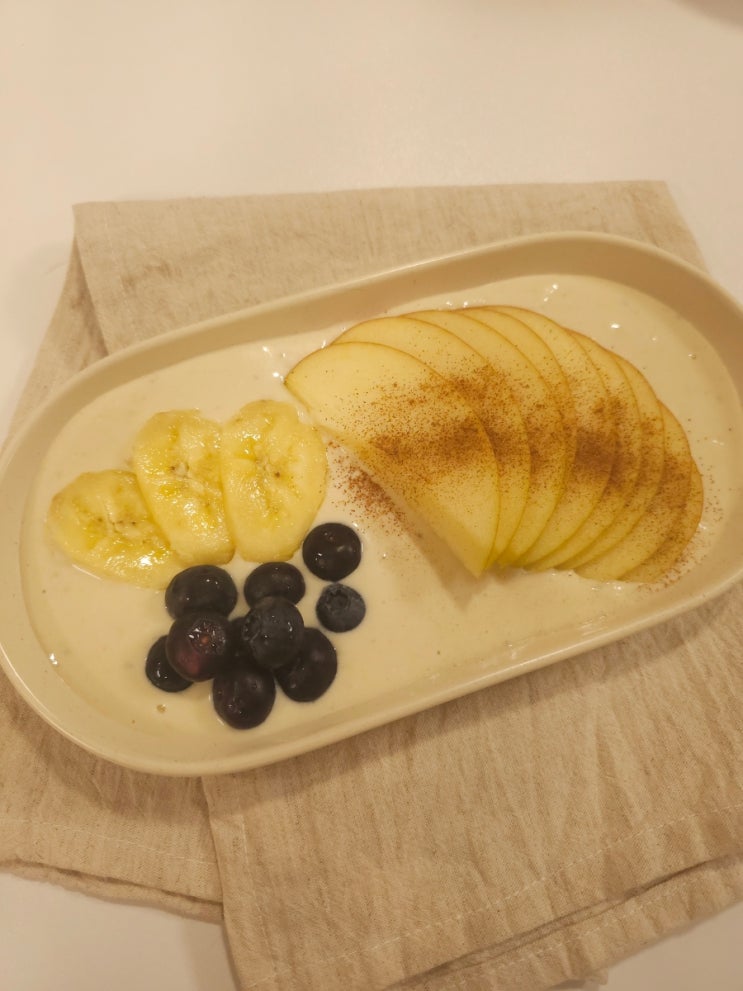 땅콩버터 스무디볼, 아침 한 그릇으로 챙기는 건강 루틴! (+사과를 곁들인)