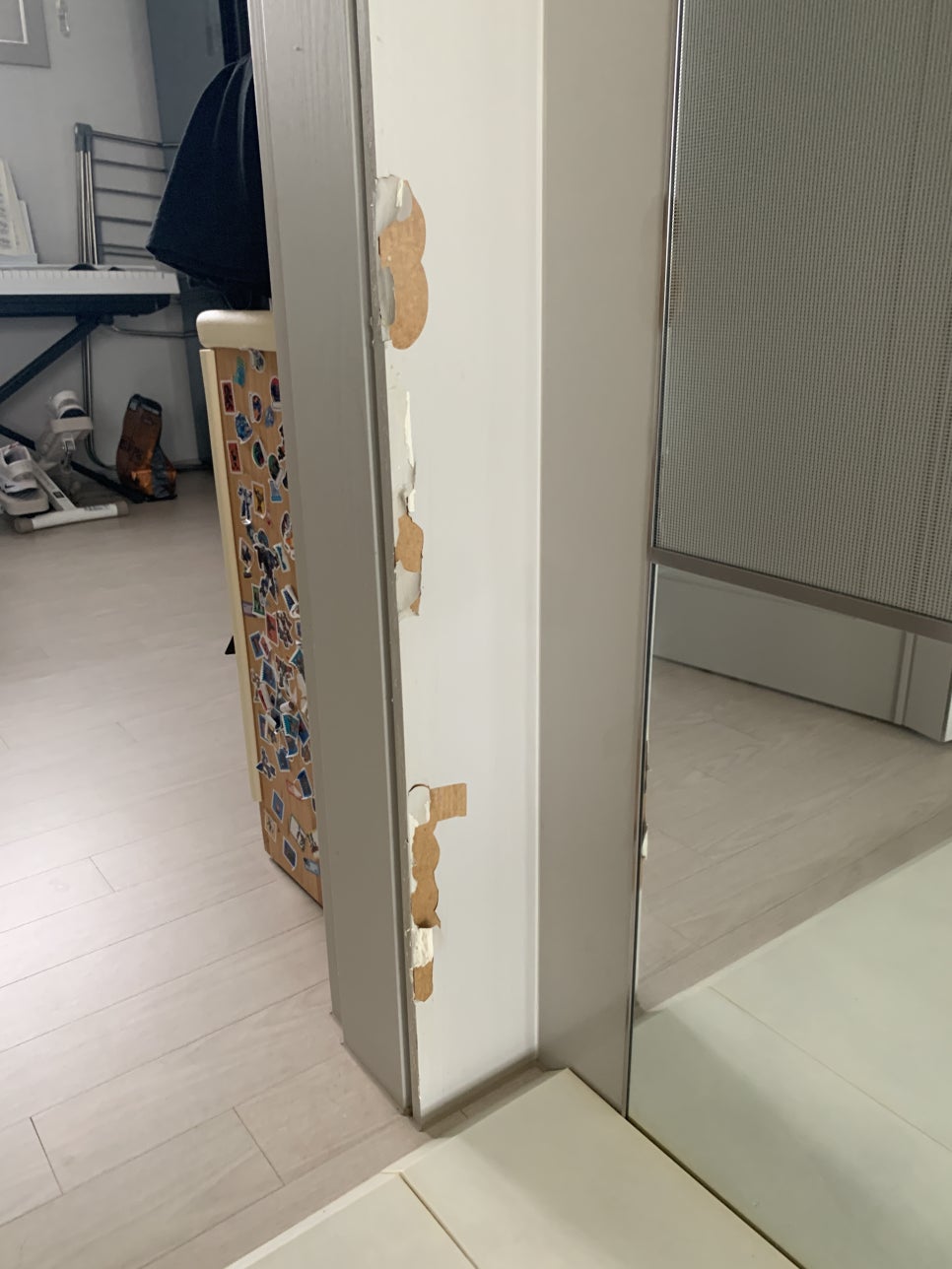 문틀 몰딩 시트지 필름 셀프 보수 시공 비용 가격 방법