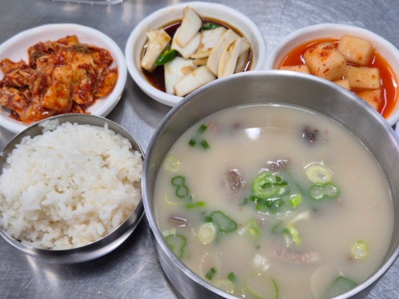 [대구 북구 칠성동] 칠성시장 노포 곰탕, 한입에 느껴지는 진국의 깊은 맛