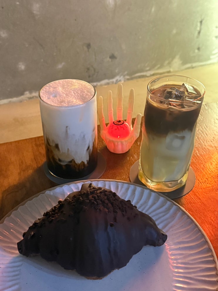  안산 중앙역 카페 디저트맛집 덴커피 +할로윈