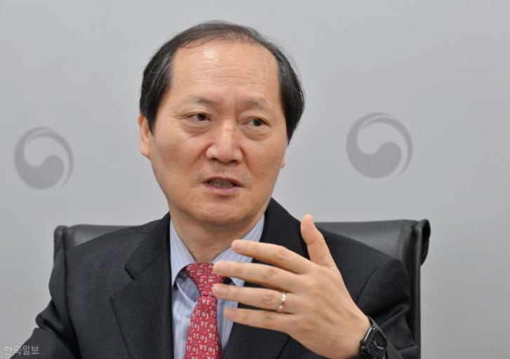 [공유]<b>선서 거부</b>한 <b>이완규 전법제처장</b>에 난리난 민주당