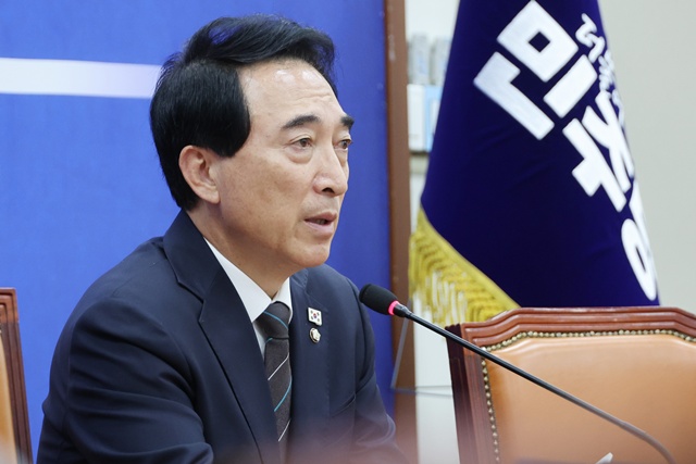 의원 “<b>장동혁</b> 대표, <b>부동산</b> 6채 공개·국회의원 <b>전수조사</b>... 