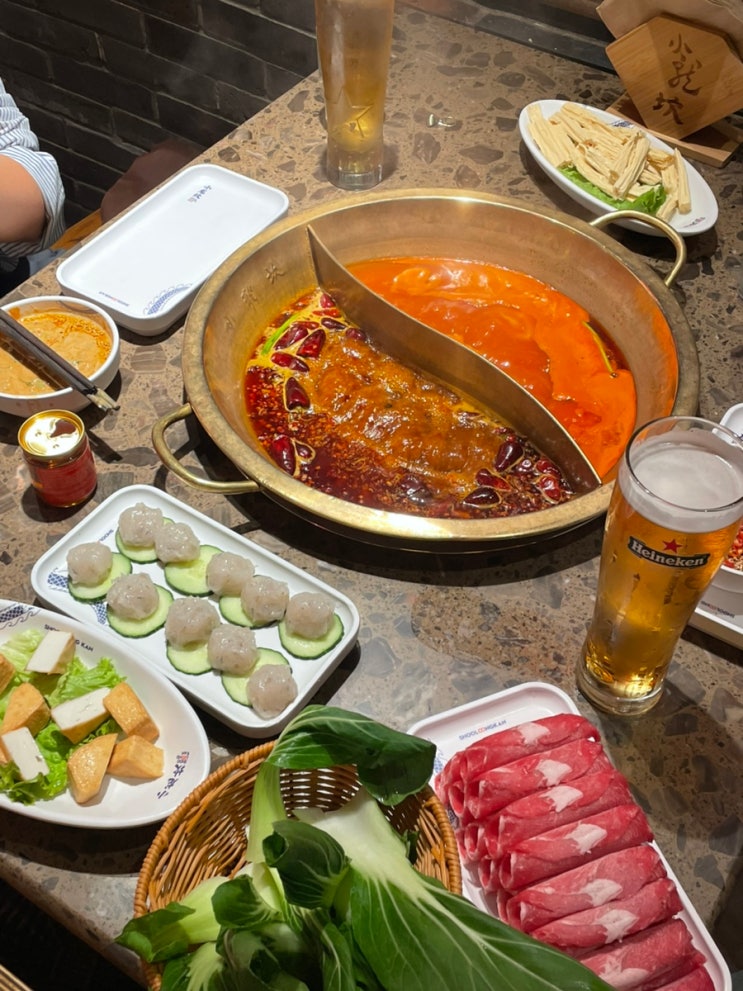  파리 맛집 한국 연예인 자주 방문하는 Xiao longkan 훠궈
