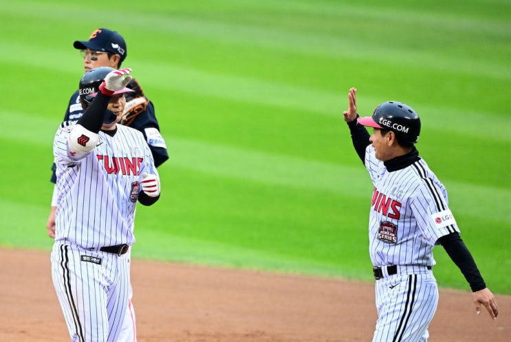 [KBO] 코시 1차전-쉬다온 LG의 방망이 불태우기