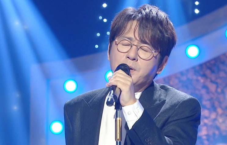  발라드의 황제 '신승훈' 근황 파헤치기: 10년 만의 정규 앨범, 진짜 동안 비결은? (ft. 35년 레전드의 기록)