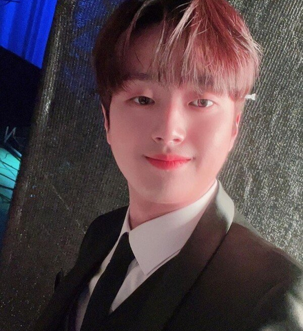 <b>이찬원</b>, ‘<b>오늘은 왠지</b>’로 찬란한 무대와 음반 판매 기록