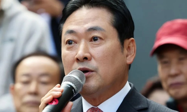 <b>장동혁</b> 주택<b>6채</b> 보유 논란