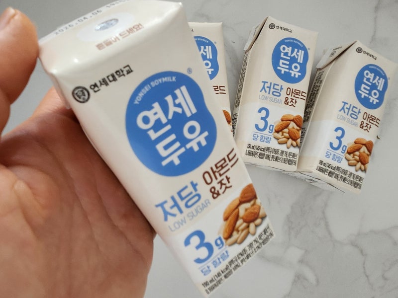 아침식사대용으로 딱! 연세두유 저당두유 검은콩&고칼슘, 아몬드&잣