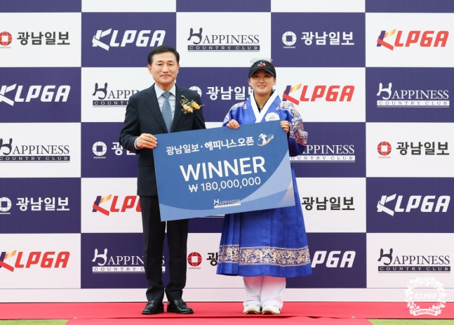 “어릴 때부터 꿈꿔왔던 순간” <b>리슈잉</b>, 유창한 한국어로 전한... 