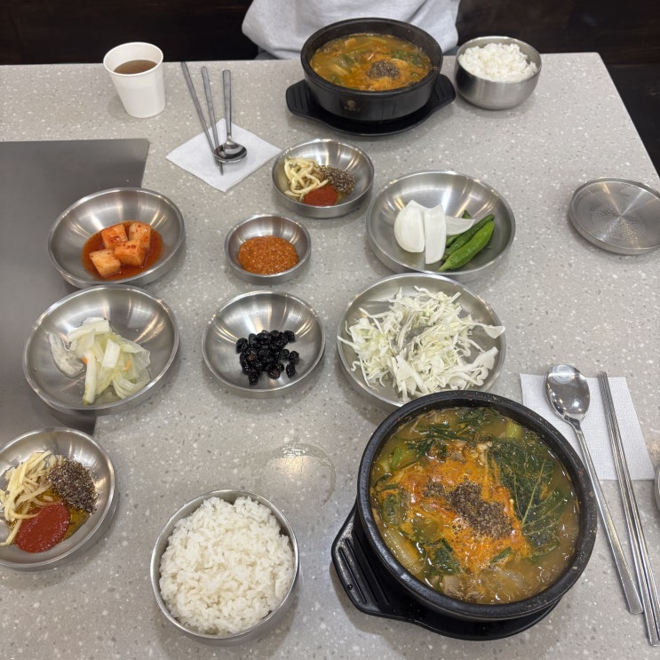  굽은다리역 맛집 / 17년 경력의 사장님이 직접 조리하는 흑염소맛집 [ 대가흑염소 강동명일점 ]