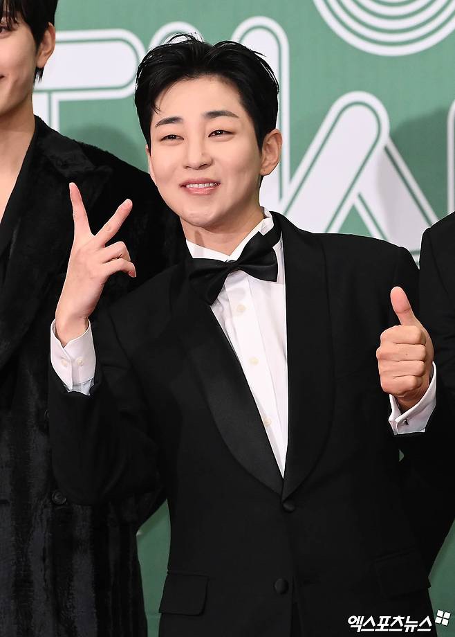  "진짜 가수는 개꿀?" 딘딘 발언에 자영업자들이 눈물 흘린 이유