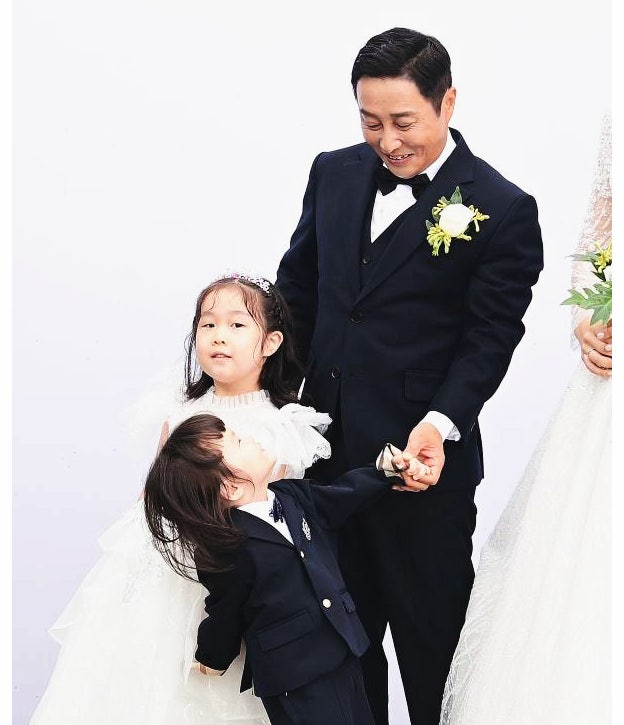  김병만 와이프 자녀 찐가족 공개 30억 요구 전처 전와이프소송 종결 전여친 파양 소송