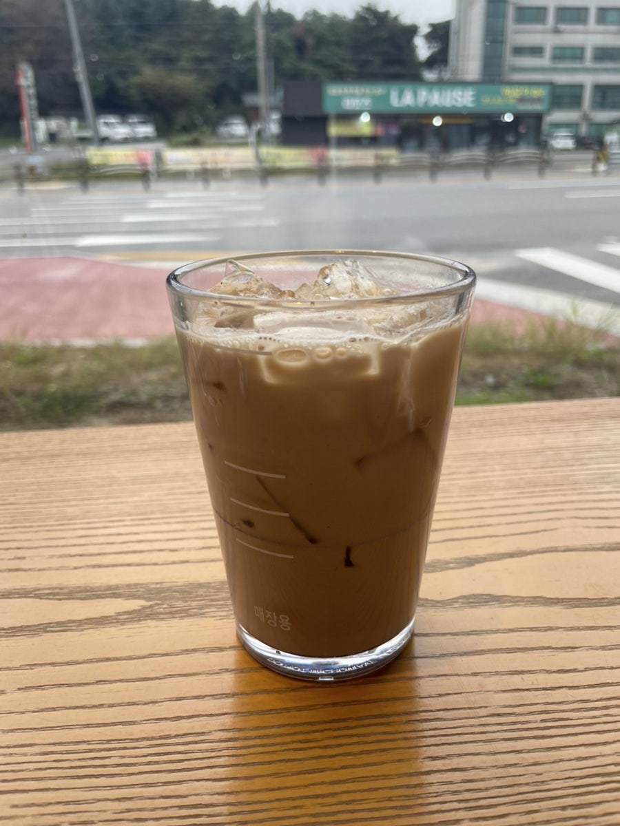 스타벅스 안성공도DT점 사진 4
