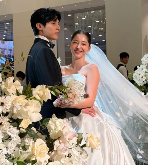  ‘일편단심 민들레’ 인연… 김가은윤선우, 10년 연애 끝 결혼식 행복 공개 