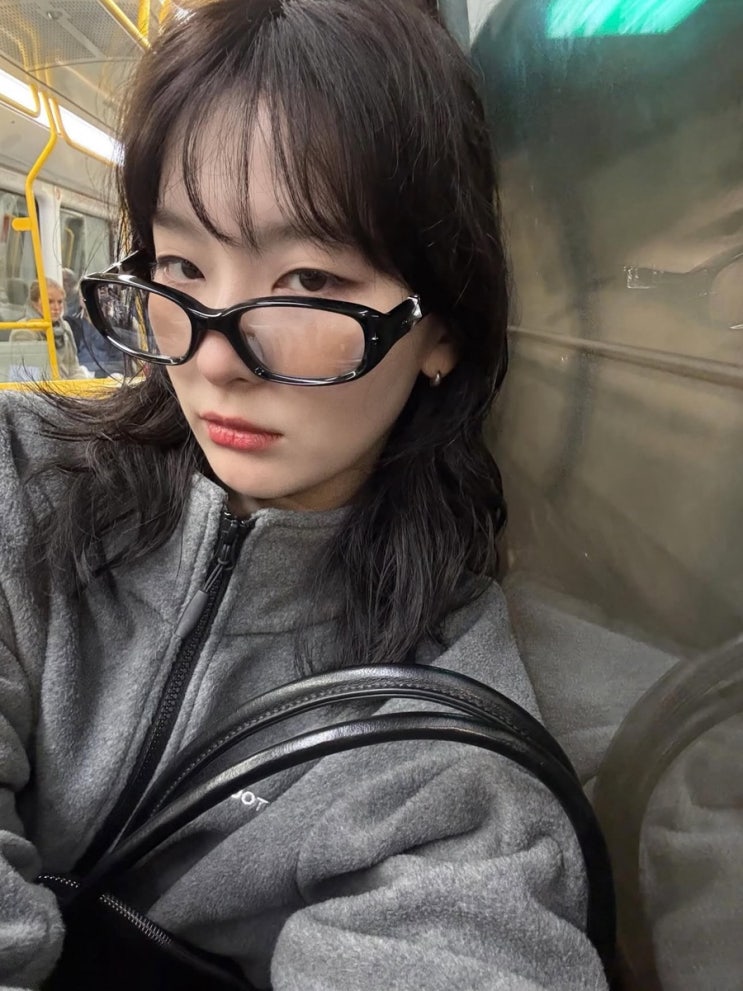  엄마랑 유럽 여행 중~ 슬기 플리스 겨울 패션 코디