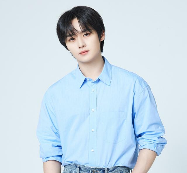 [<b>리노</b> 생일 <b>기부</b> 소식] <b>스트레이 키즈 리노</b>, 팬 사랑을 ‘나눔’... 