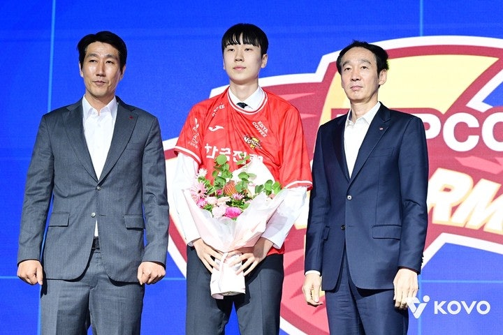 ‘<b>방강호</b>·<b>이우진</b> 전체 1, 2순위‘…남자배구 신인 드래프트... 