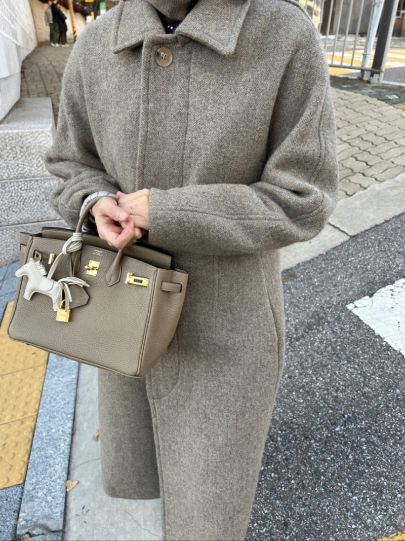 한층 업그레이드된 포레 오라리 울 90 헤링본 코트 /24년버전,25년버전 비교