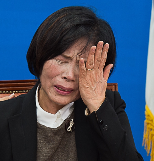 “<b>노무현정신</b>으로 무장하자?”… <b>최민희</b> 의원 발언 <b>논란</b> 확산