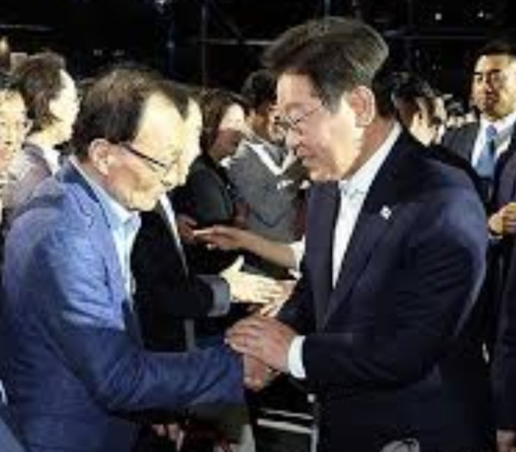 <b>이해찬</b> 전 국무총리 임명 민주평화통일자문회의 수석부의장 임명