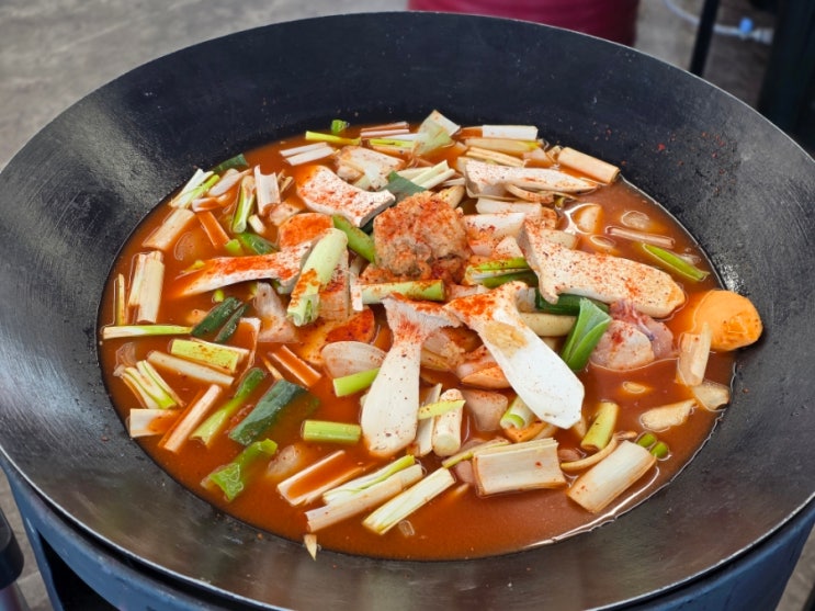  시흥 오이도 거북섬 맛집 연평도꽃게품은닭볶음탕 주차 메뉴 식사 후기