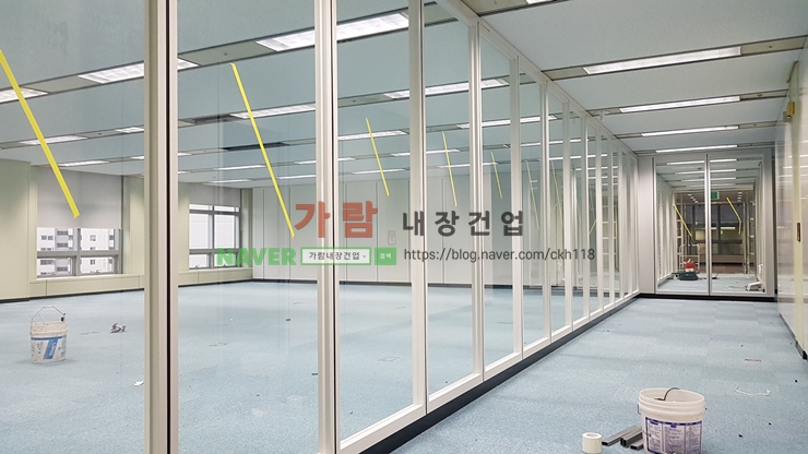  울산칸막이공사 현대해상 빌딩 5개층 내부 사무실 시설공사 및 SGP 판넬 칸막이 A.D타입 혼합 시공현장