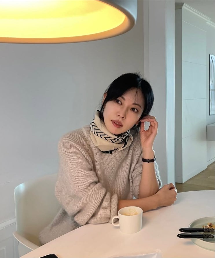  김소연 니트 스카프 가을룩 참고 해서 오늘 날씨 옷차림으로 어때요?