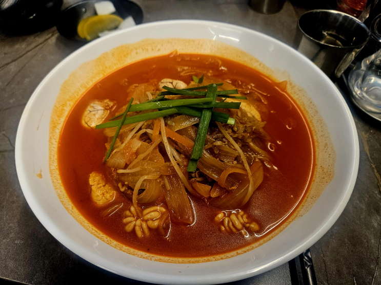  대학로 라이 중식당 후기, 알짬뽕과 가지만두 직접 먹어본 솔직 리뷰