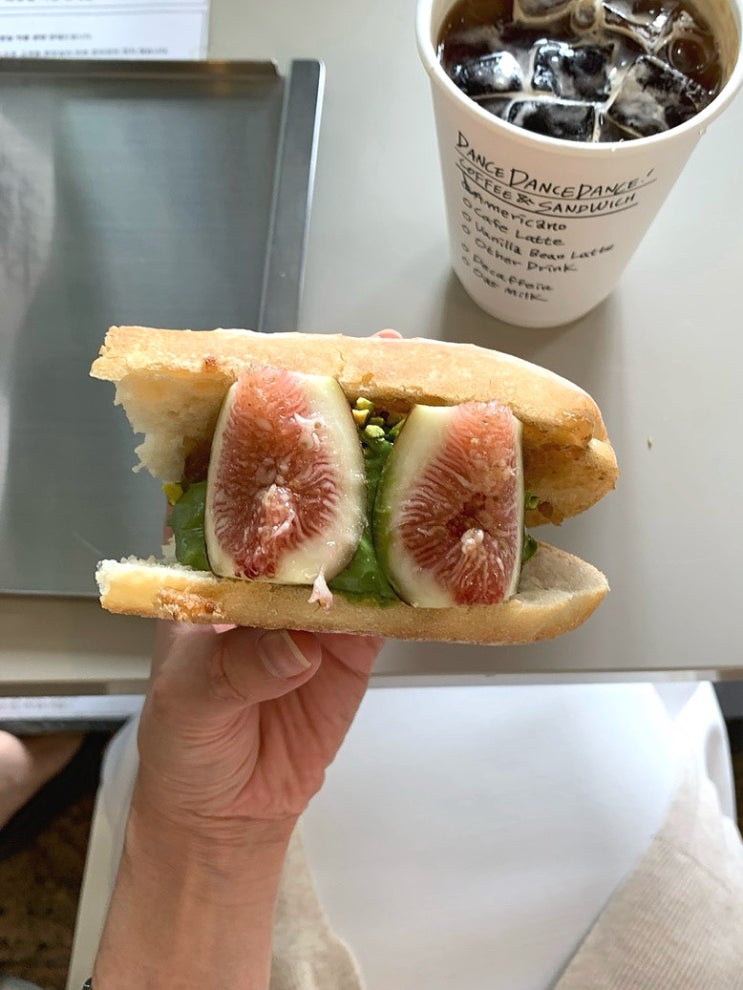  한남동 카페 댄스댄스댄스 | 강민경 맛집, 주말 웨이팅 후기