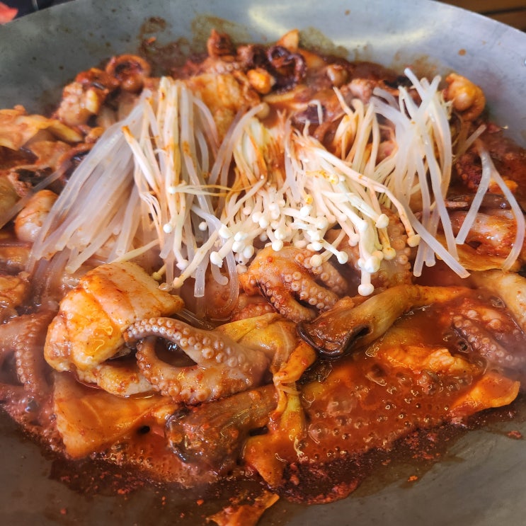  화양동맛집 돼지고기와 쭈꾸미를 함께 즐길 수 있는 '최원석의돼지한판&서해쭈꾸미 건대1호점'