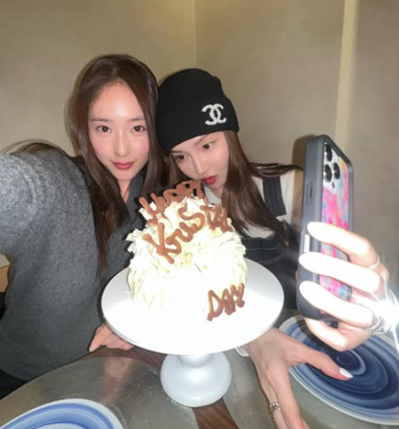 “정자매 재회♥ 제시카·크리스탈, 31번째 생일 파티 비주얼 실화야?”