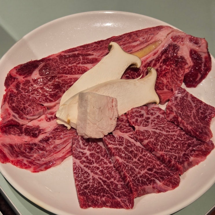  [구의역 맛집] 저렴하게 좋은 퀄리티의 한우를 먹고싶다고요?! 여기선 가능."꾸석지돌판한우 구의역점"