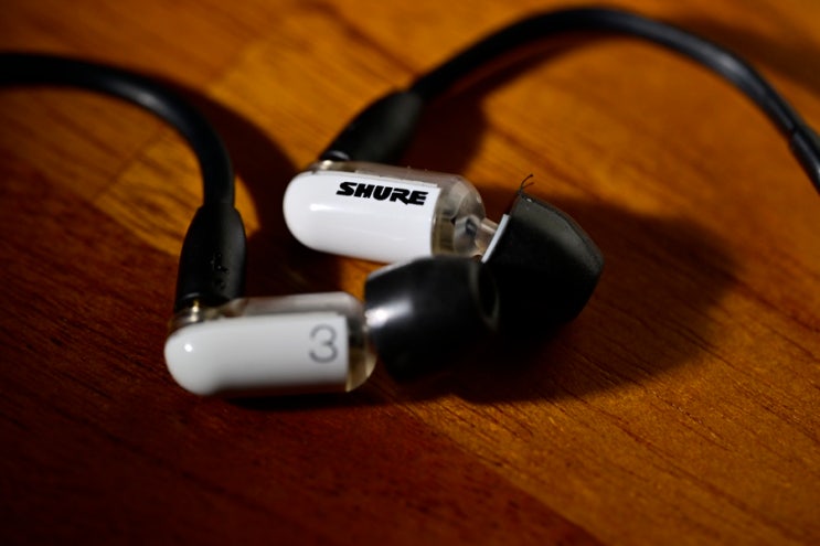  Shure AONIC 3 : 스튜디오를 그대로 담은 정밀한 보컬