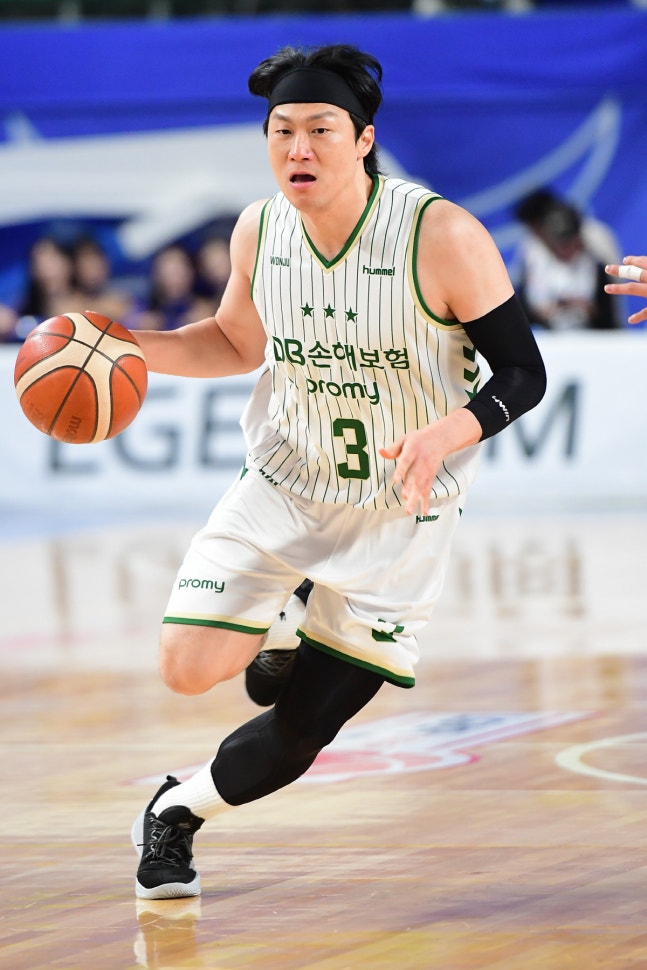 “DB <b>이정현</b>, KBL 최초 <b>700경기</b> 연속 출전…가스공사 잡고... 