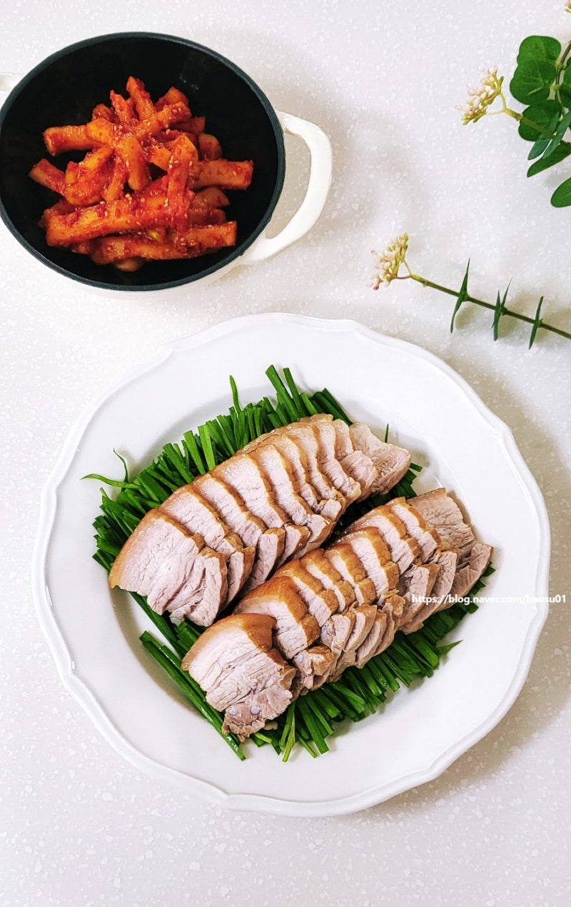 삼겹 수육 맛있게 삶는법 콜라 보쌈 돼지고기 삼겹살 냄비 수육 삶는 시간